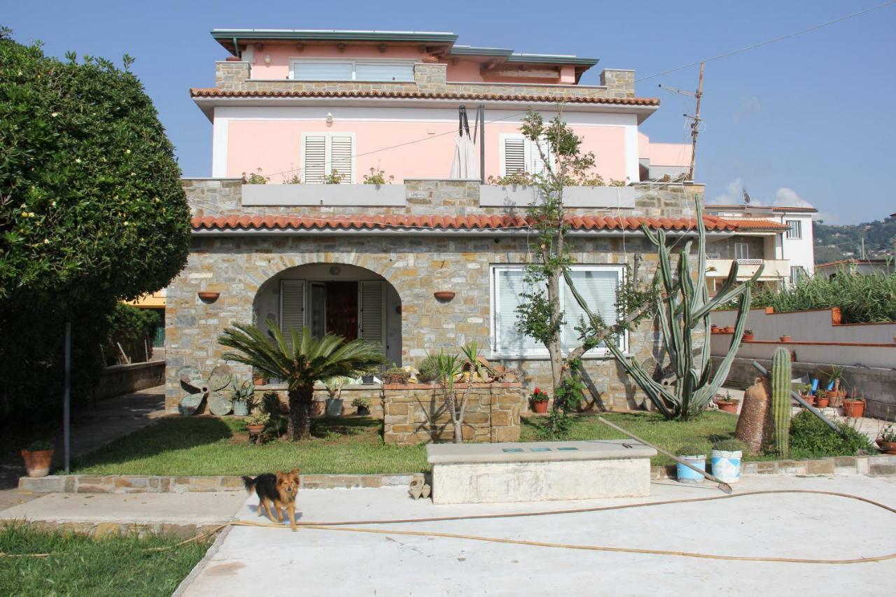 Appartamento Lamu Санта Мария ди Кастелабате Екстериор снимка